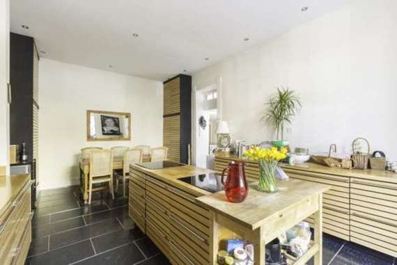 5 Bedroom Town House