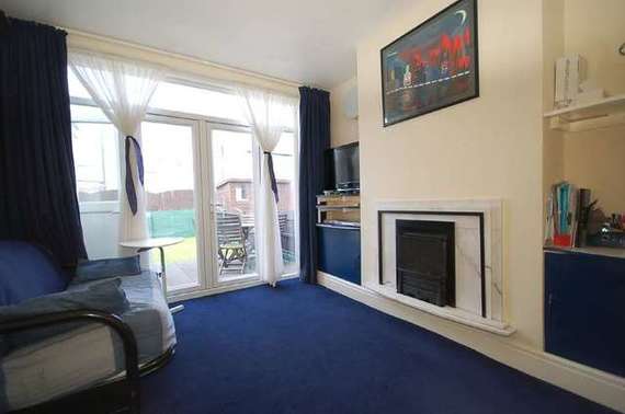 3 Bedroom End of Ter...