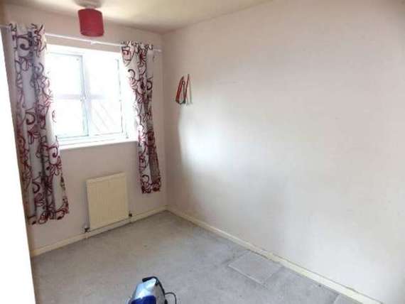 2 Bedroom End of Ter...