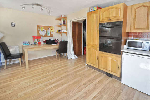 3 Bedroom End of Ter...