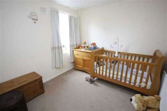 2 Bedroom End of Ter...