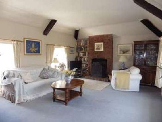 5&nbsp;Bedroom&nbsp;Detached