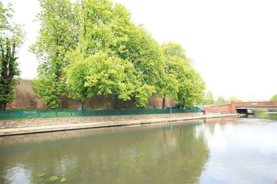 2 Bedroom Town House