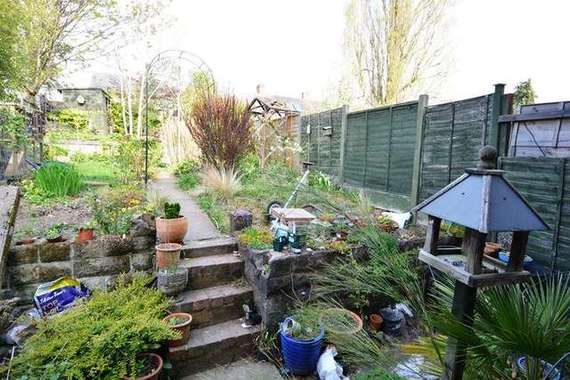 3 Bedroom End of Ter...