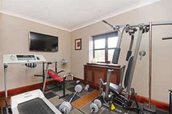 5 Bedroom Property