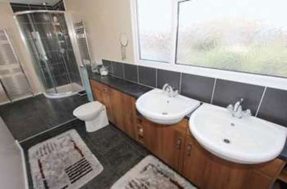 4 Bedroom Semi-Detac...