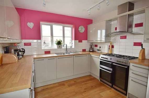 5 Bedroom Detached
