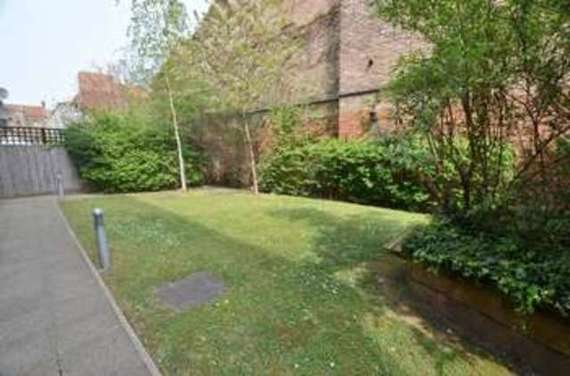 2 Bedroom Flat