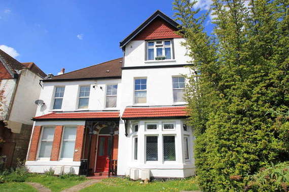 Surbiton Surrey, KT5 8PJ