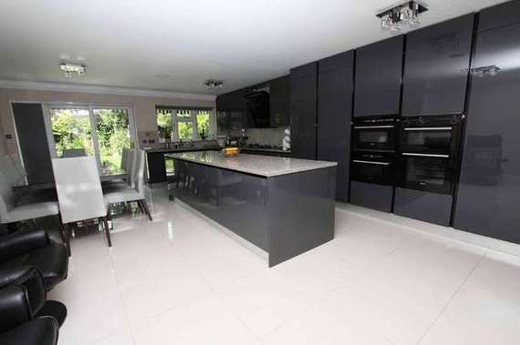 6 Bedroom Detached