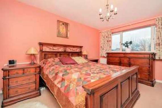 5 Bedroom Semi-Detac...