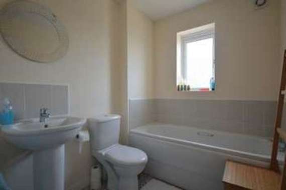 5 Bedroom Semi-Detac...