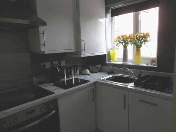 2 Bedroom End of Ter...