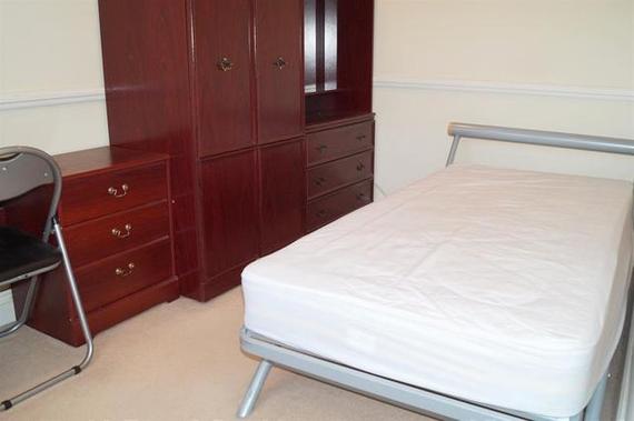 5 Bedroom Semi-Detac...