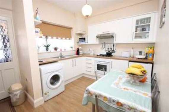 2 Bedroom End of Ter...