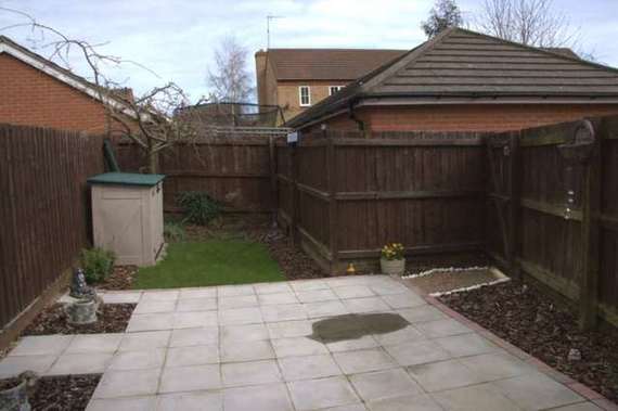 2 Bedroom End of Ter...