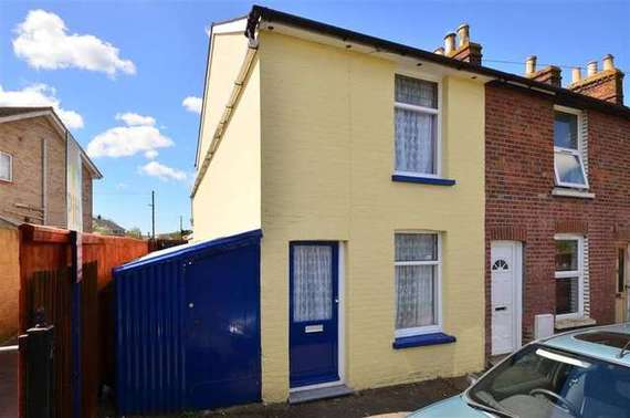 3 Bedroom End of Ter...