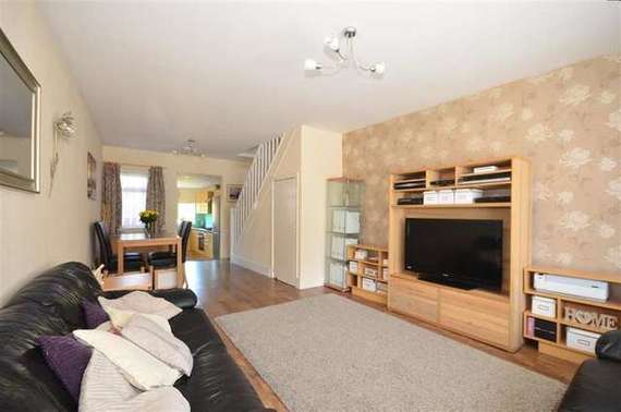 2 Bedroom End of Ter...