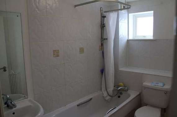 2 Bedroom Ground Fla...