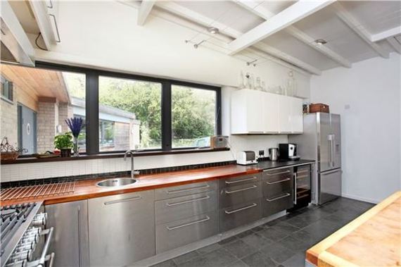6 Bedroom Detached