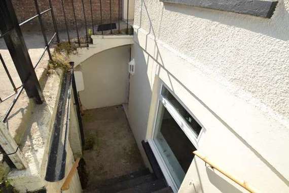 1 Bedroom Maisonette