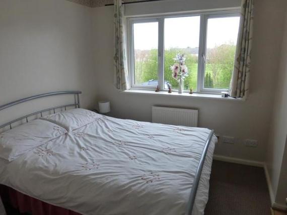 2 Bedroom End of Ter...