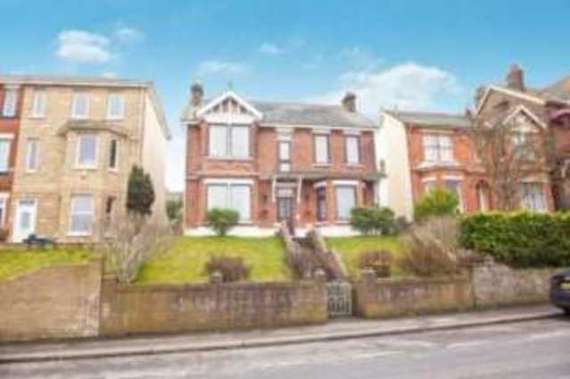 5 Bedroom Detached