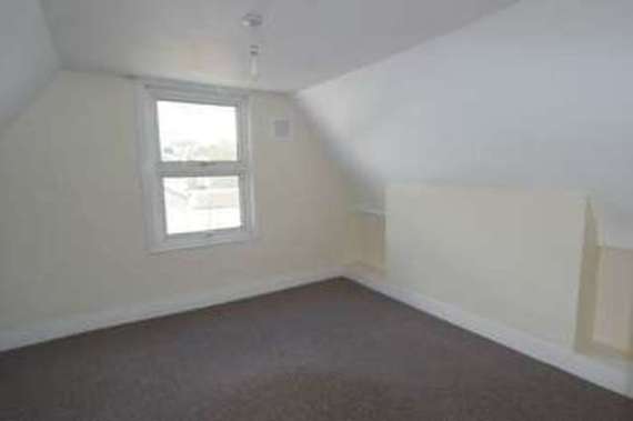 5 Bedroom Semi-Detac...