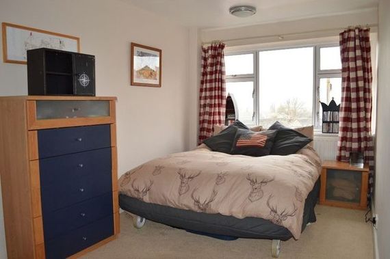 5&nbsp;Bedroom&nbsp;Detached