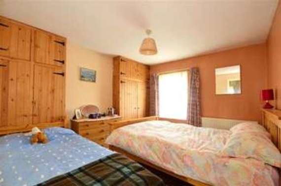 2 Bedroom End of Ter...