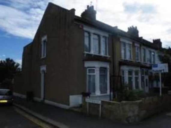 3 Bedroom End of Ter...