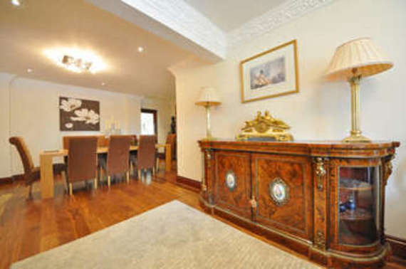 8&nbsp;Bedroom&nbsp;Detached