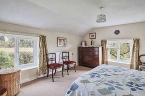 5&nbsp;Bedroom&nbsp;Detached