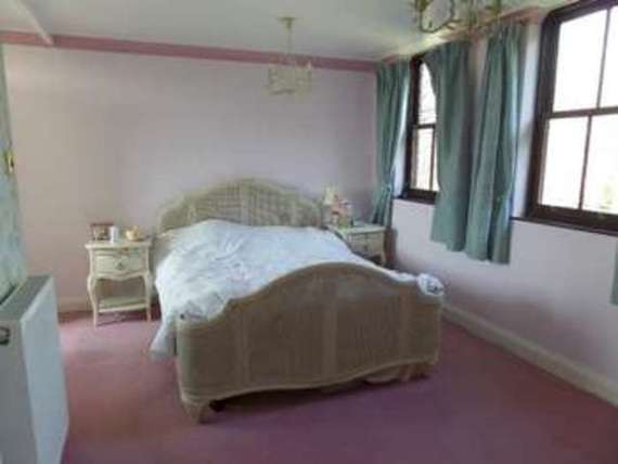5 Bedroom Detached