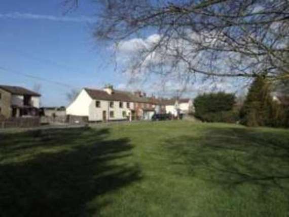 2 Bedroom End of Ter...