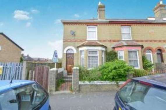 2 Bedroom End of Ter...