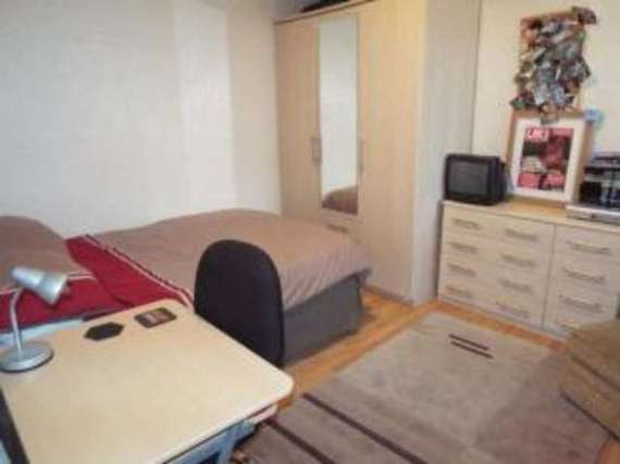 2 Bedroom Maisonette