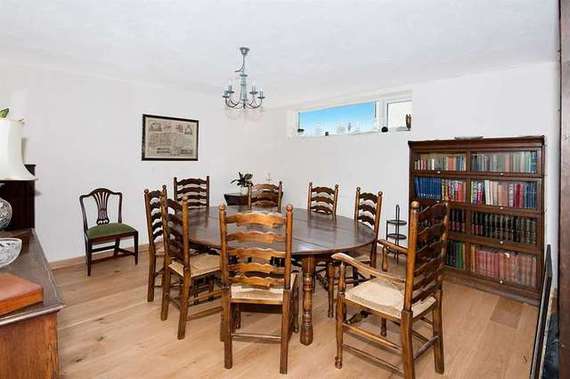 6 Bedroom Semi-Detac...