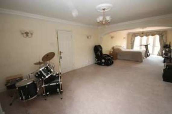 5 Bedroom Detached