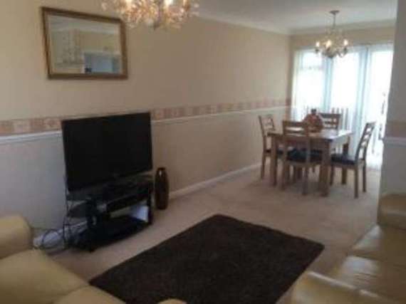 2 Bedroom End of Ter...
