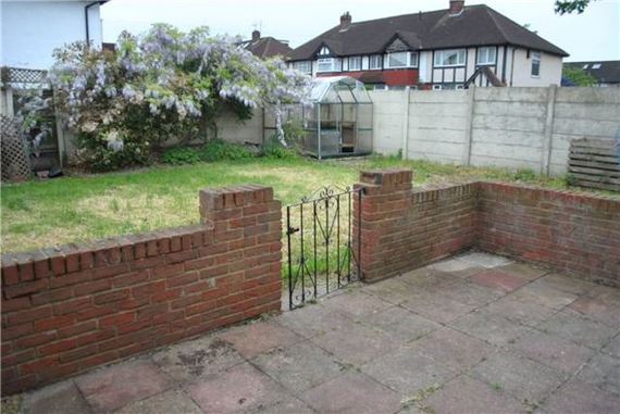 3 Bedroom End of Ter...