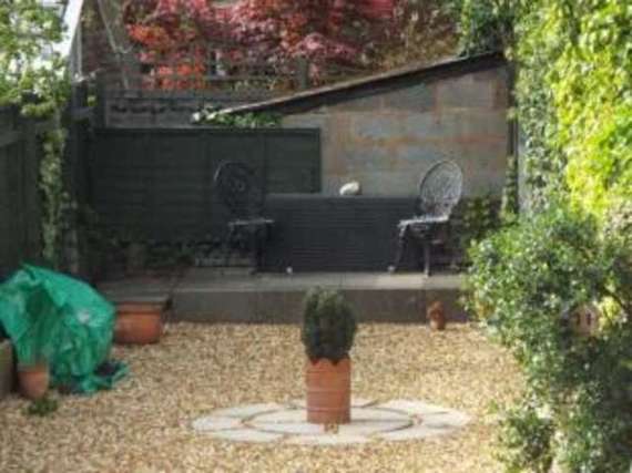 2 Bedroom End of Ter...