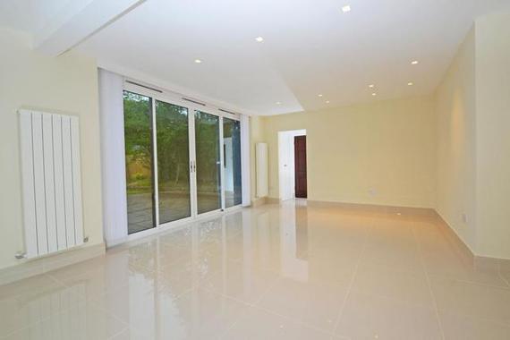 5&nbsp;Bedroom&nbsp;Detached