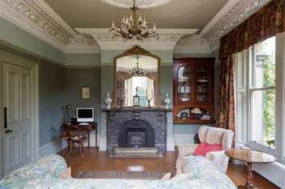 5 Bedroom Property