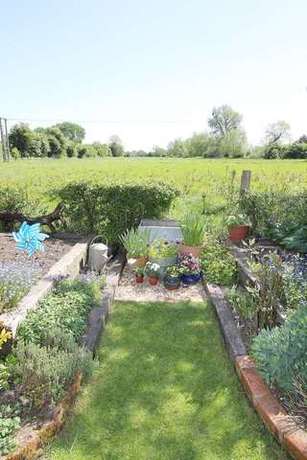 3 Bedroom Semi-Detac...