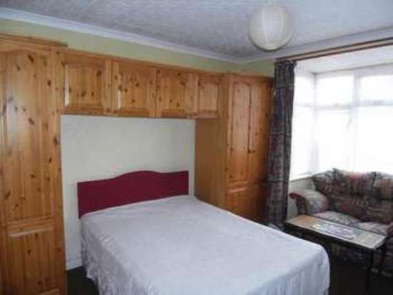 Nelson Road  TWICKENHAM, TW2 7...