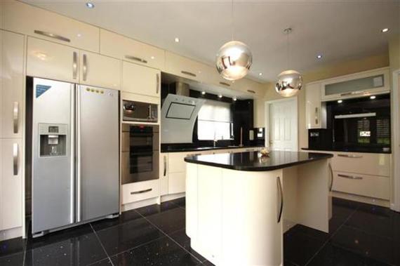 5 Bedroom Detached