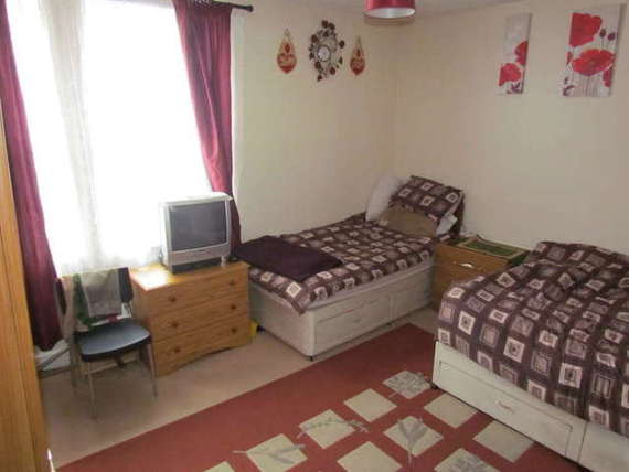 6 Bedroom Semi-Detac...