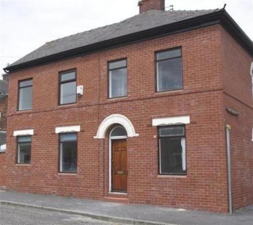 3 Bedroom End of Ter...
