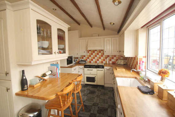 3 Bedroom Semi-Detac...